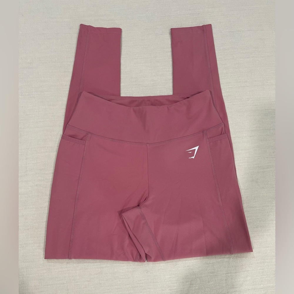 Gymshark Dreamy Leggings 2.0 in  Dusky Pink. Size Medium